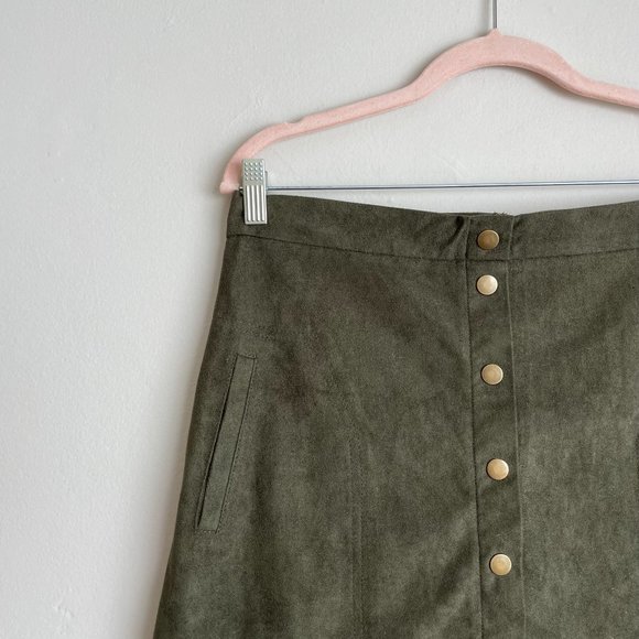 Kaitlyn Boutique / Forest Green Button Up A-Line High Waisted Skirt - Picture 2 of 6